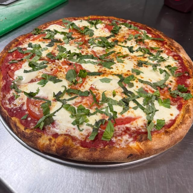 12" Margarita Pizza.