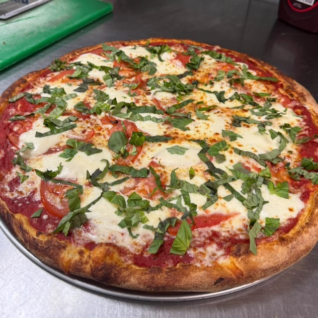 14" Margarita Pizza.