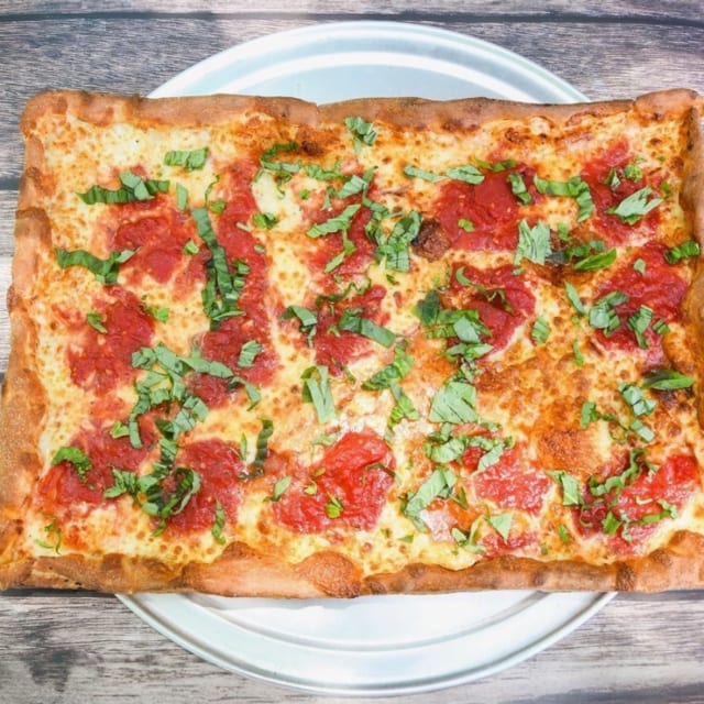 (Sm) Grandma Pizza.